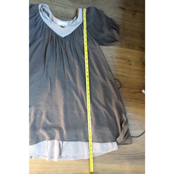 a’reve Gray Short Sleeve V-Neck Layered Hem Dress Women’s Size S - Picture 7 of 7